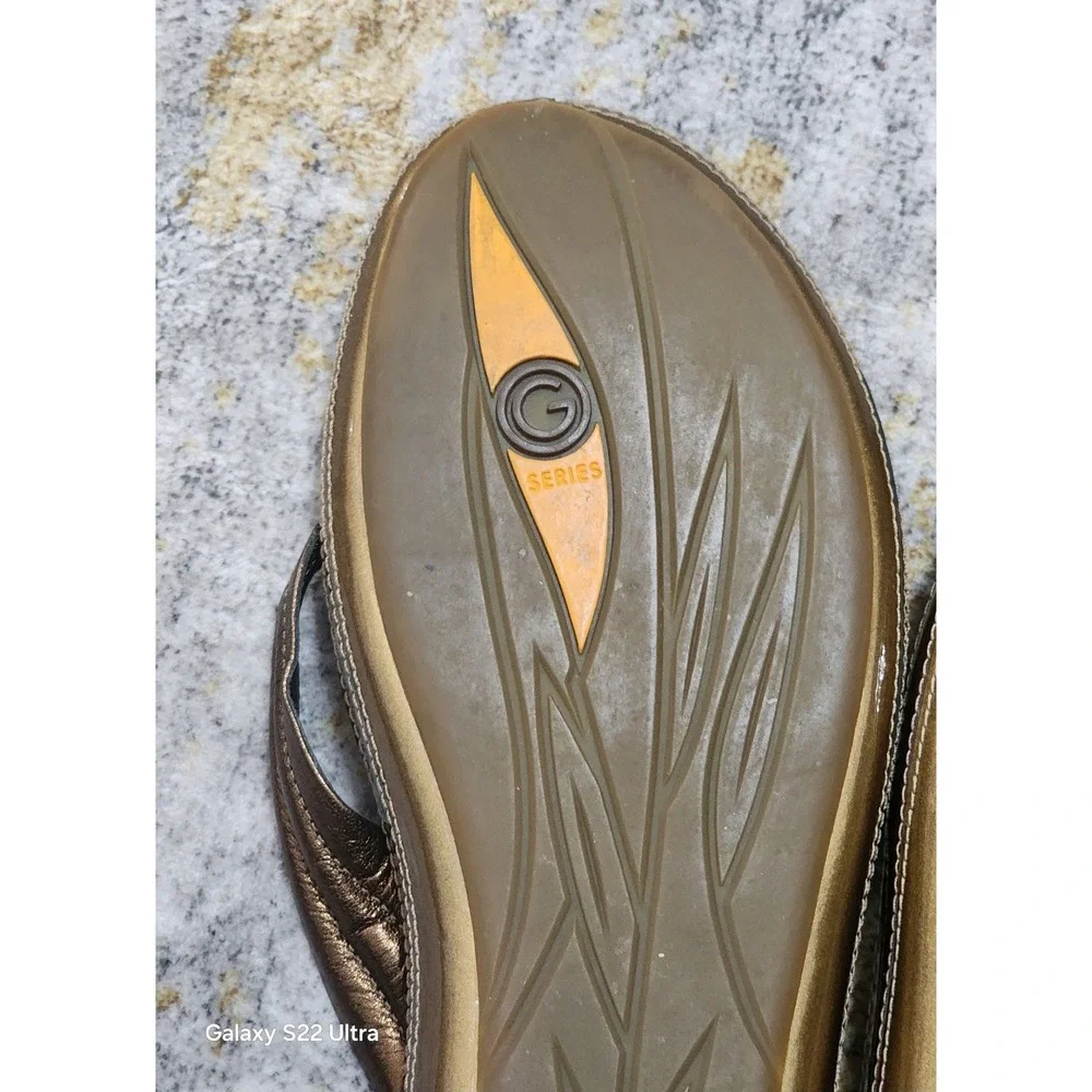 Cole Haan Women's Air Layne Metallic Bronze Leather Thong Sandals Size 9 D21701